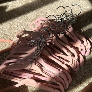 35 baby pink hangers